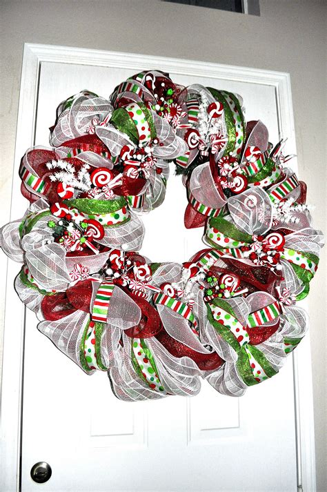 wreath with wired ribbon|More.